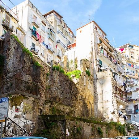 Vecchia Napoli - Santa Lucia Apartment Bagian luar foto