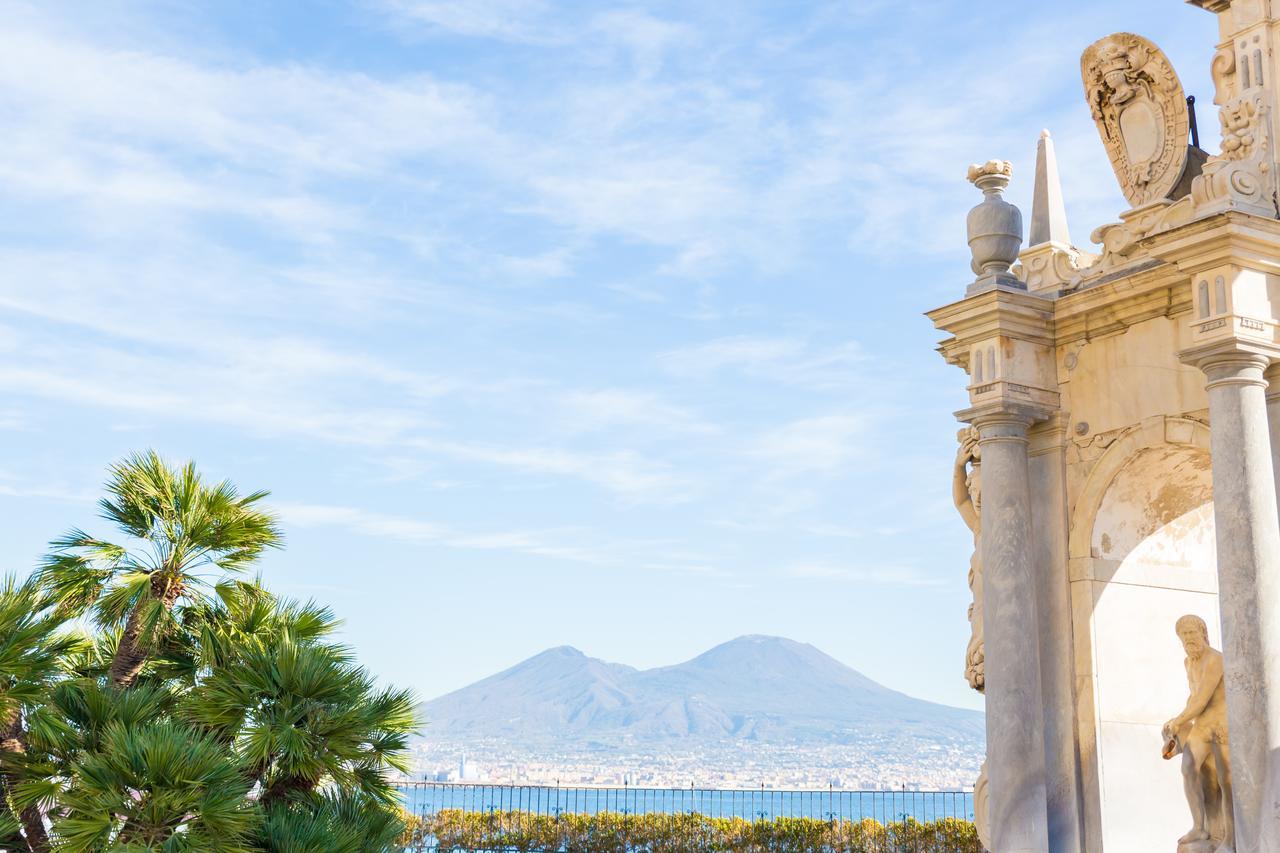 Vecchia Napoli - Santa Lucia Apartment Bagian luar foto