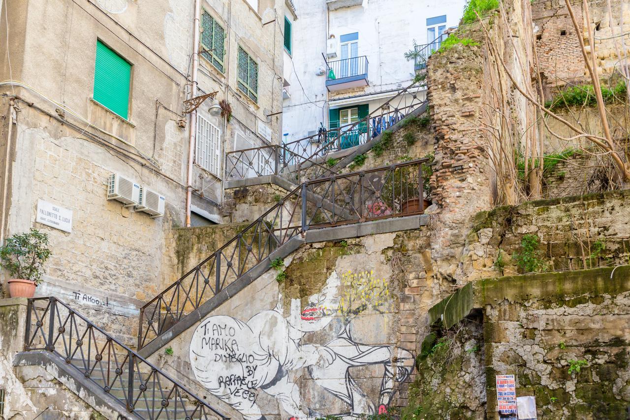 Vecchia Napoli - Santa Lucia Apartment Bagian luar foto